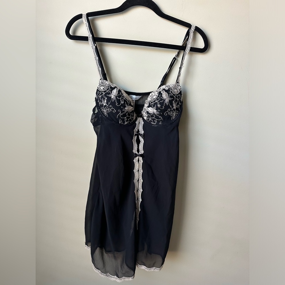 Delicates Babydoll Black Molded Cups w Cream Embroidery & Lace Mesh Skirt M
